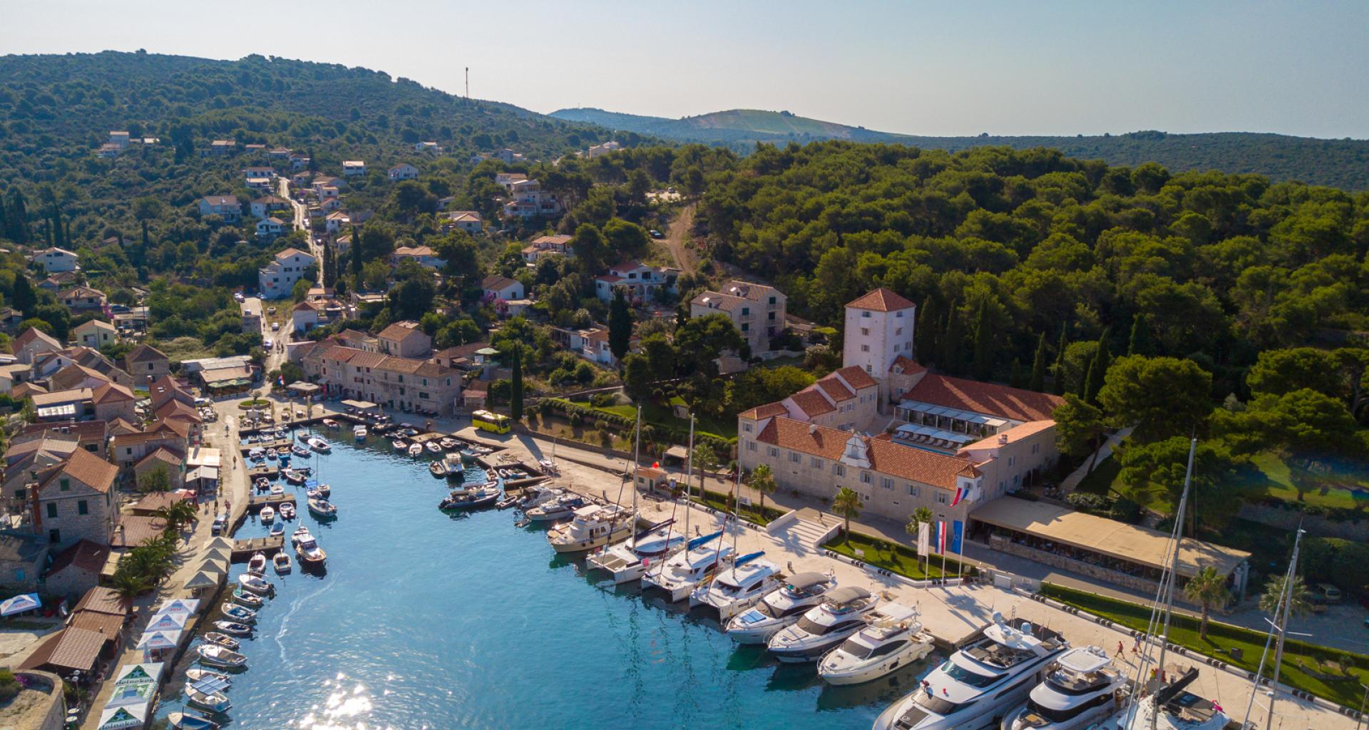 Bucht von Maslinica auf Solta